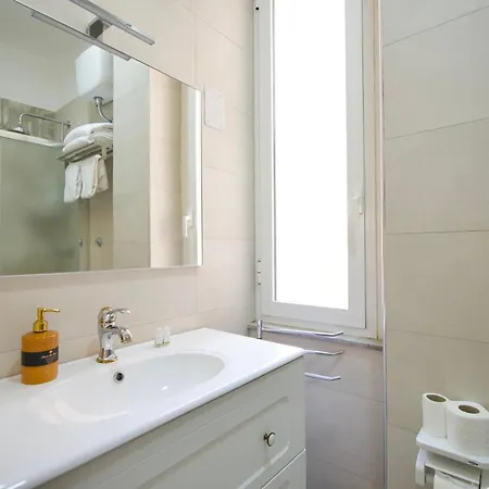 Casa de hóspedes Rohome 4*